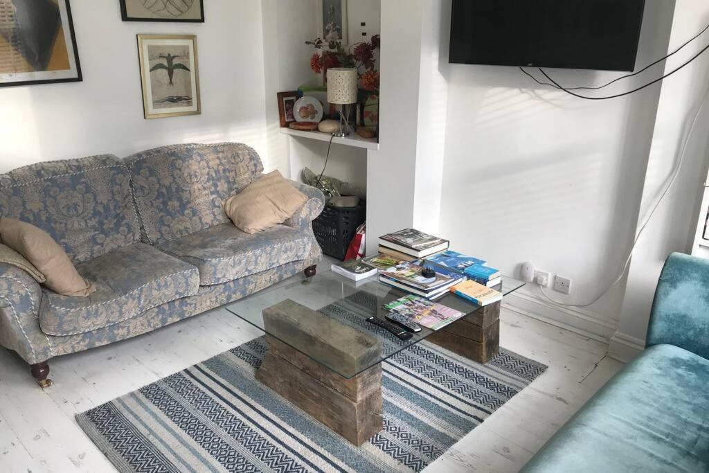 2 Bed Lovely Garden Flat Nr Wandsworth Common ロンドン エクステリア 写真